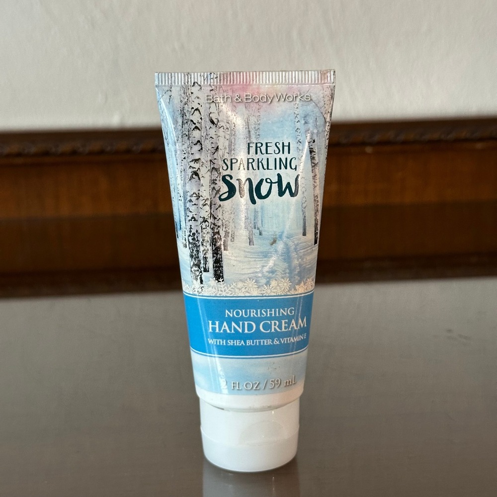 Bath & Body Works Fresh Sparkling Snow Nourishing Hand Cream 2oz